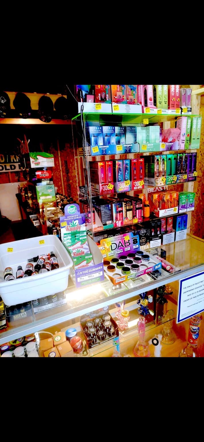 Vapes & Specialty at State Line Discount Mart